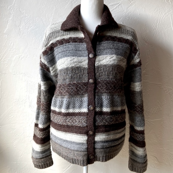 Vintage 100% Shetland Wool
Collared button up Sweater L - Picture 10 of 10